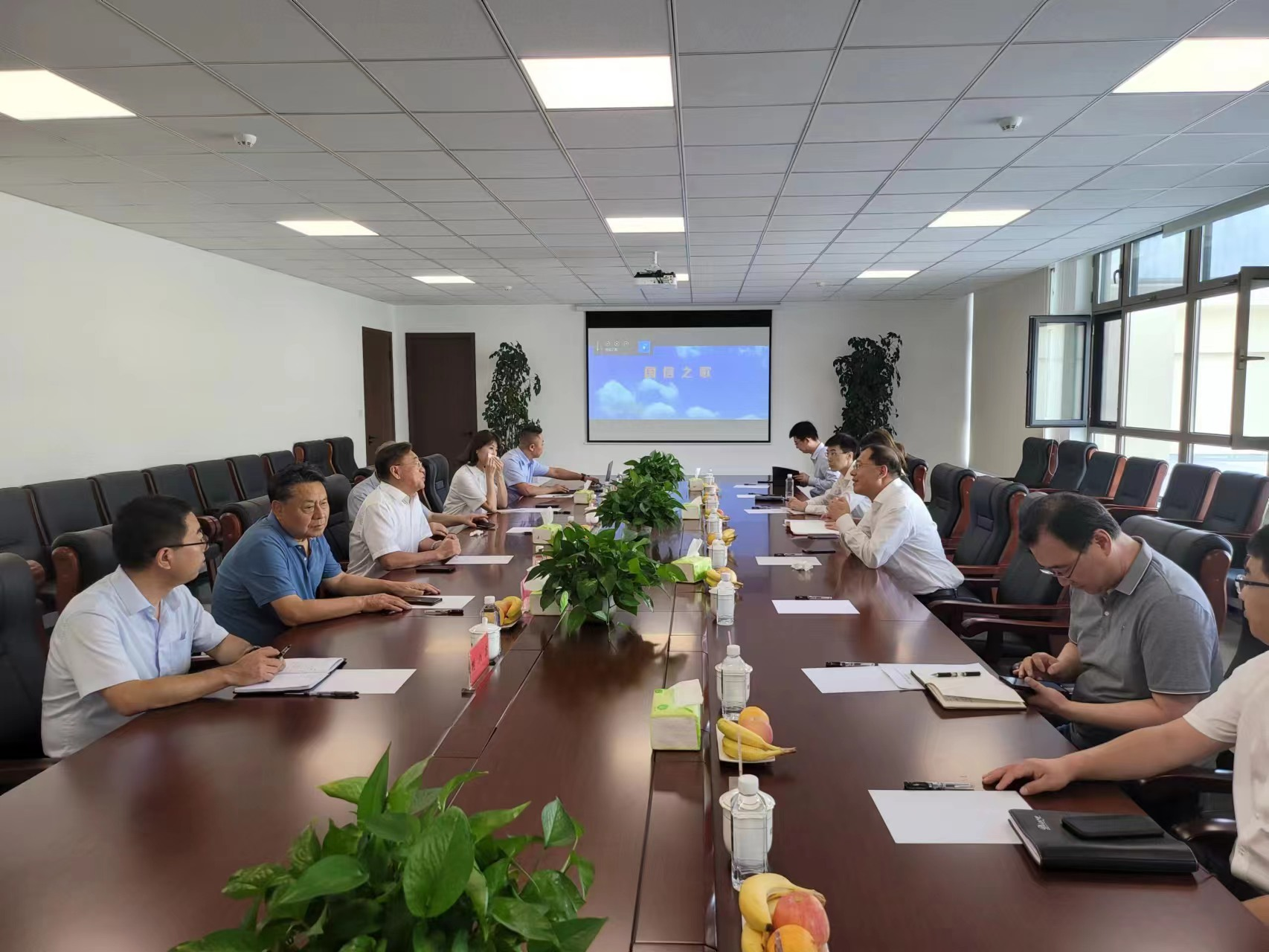 15.吉林银行总行副行长邢中成一行走访永乐高70net集团.png