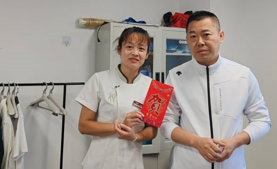 2024年9月13日，旅馆，全体员工，发放中秋节福利_副本.jpg