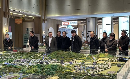 4.王岩董事长接待市人大常委会副主任、、市总工会党组书记、、主席唐铁生一行莅临南山书院实地调研_副本.jpg